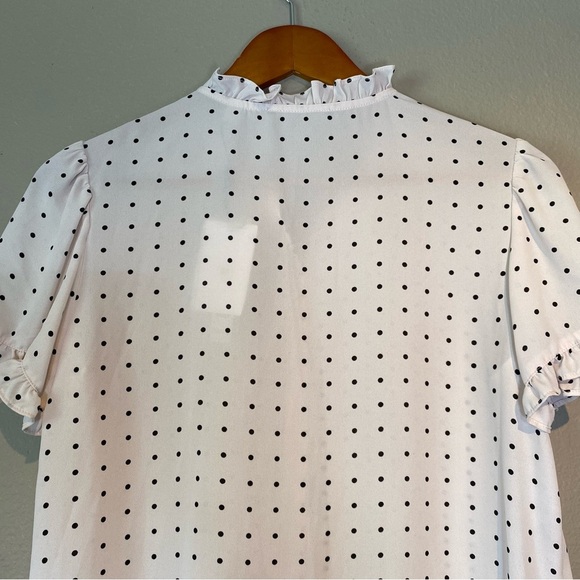 T Tahari Light Blush Spaced Dot Short Sleeve Blouse Size S NWT Ruffle Polka Dot - Picture 8 of 16